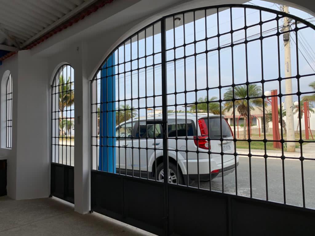 Beach House In Punta Carnero Salinas / Casa ภายนอก รูปภาพ